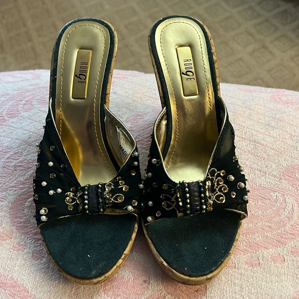 💫 Rouge Embellished Wedge Heels - Size 6 💫